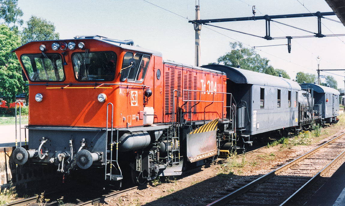 Bild: Tc 304 med besprutningståg i Sandviken 1989