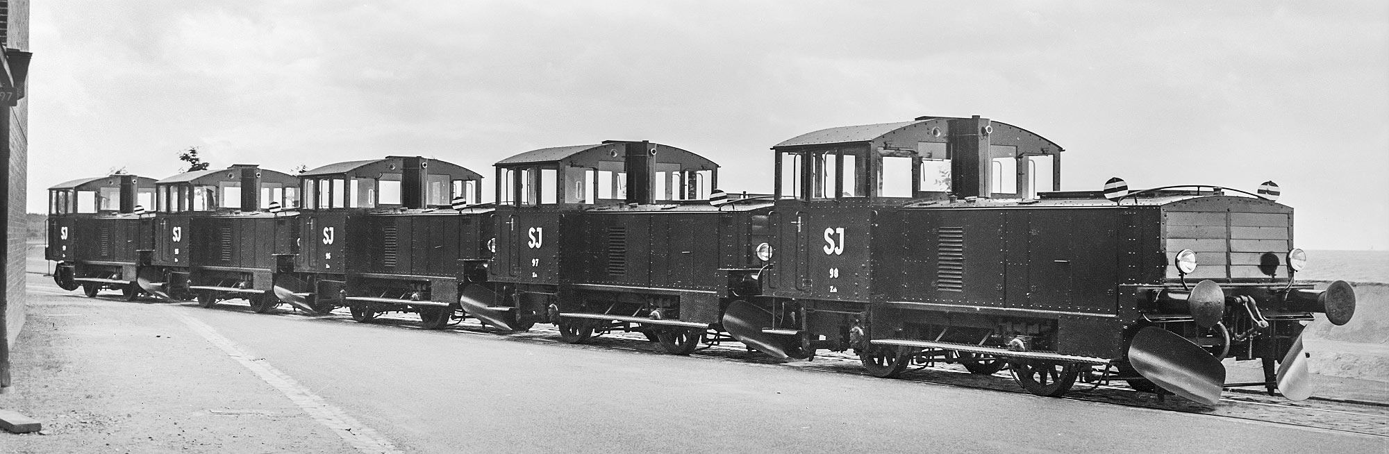 En rad med Zsh-lokomotorer 1939