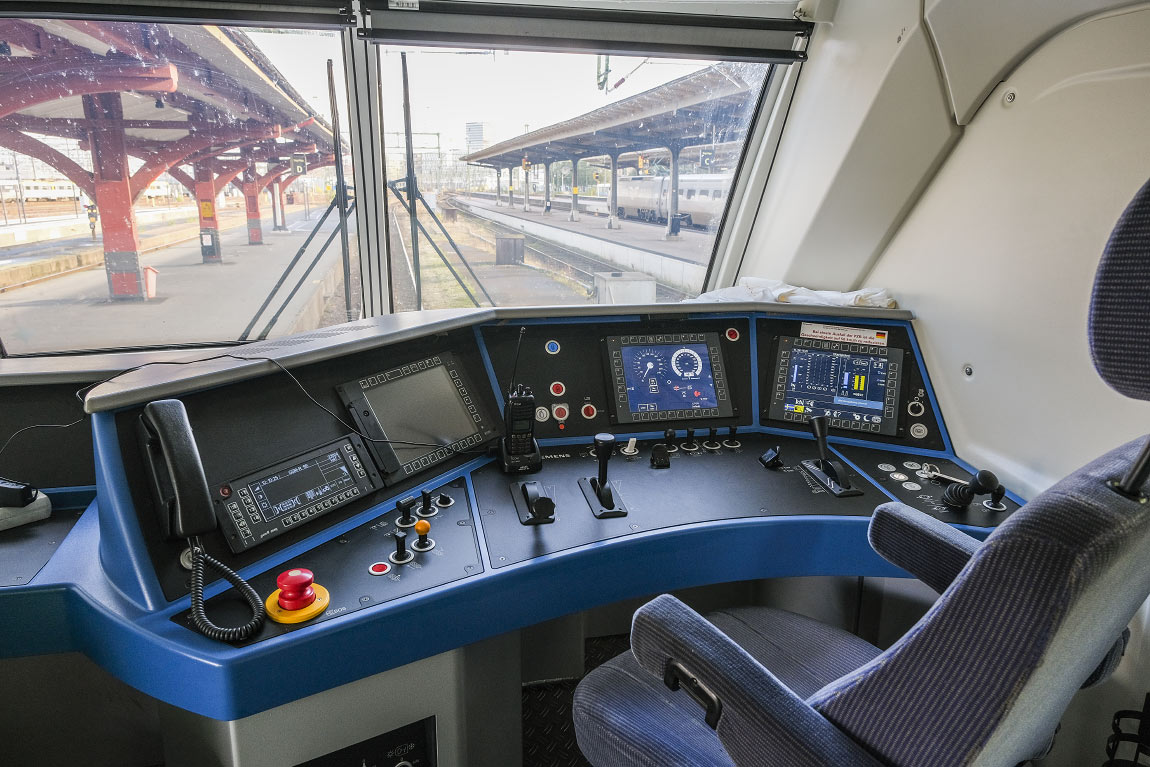 Bild: Förarplats Hector Rail/FlixTrain 243 222 2021