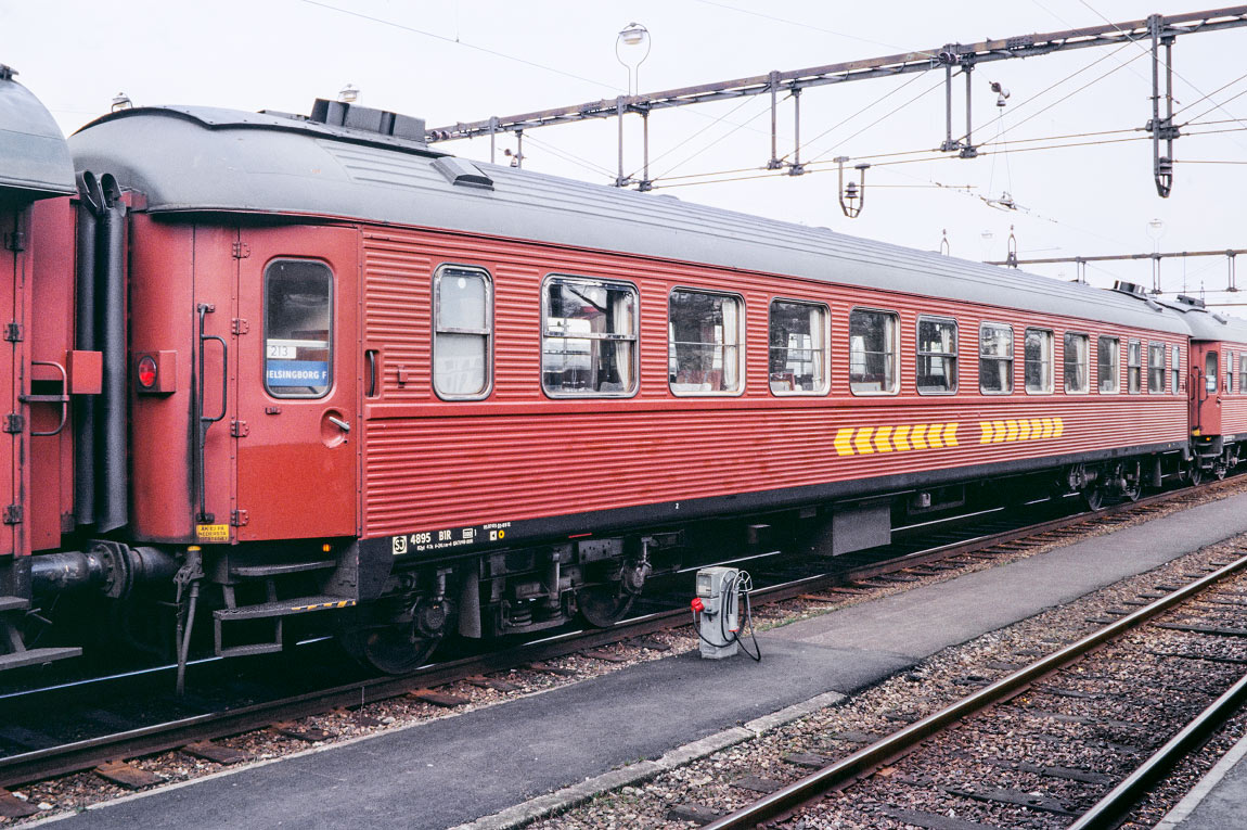Bild: SJ B1R 4895 i Malmö 1993