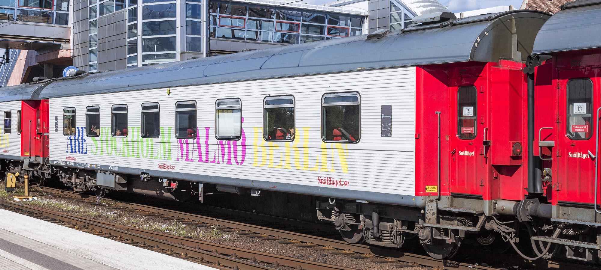 Snälltåget BC2K 3946 i Hässleholm 2015