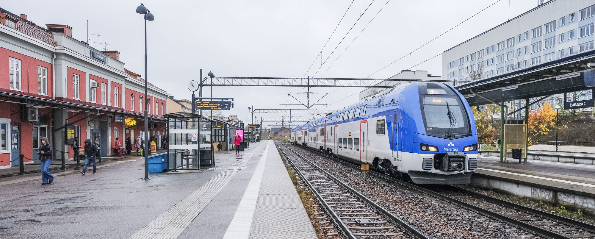 Mälartåg mot Arboga i Eskilstuna 2021