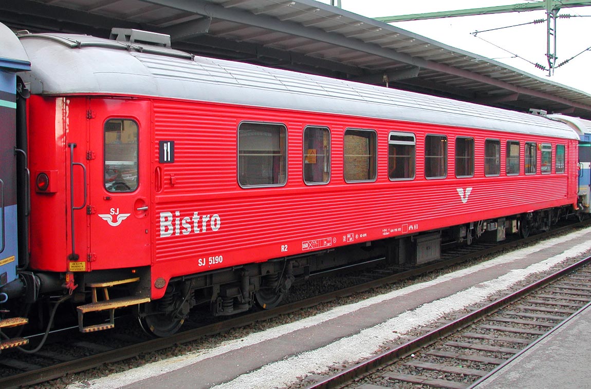 Bild: R2 5190 (helröd färgsättning) i Göteborg 2003