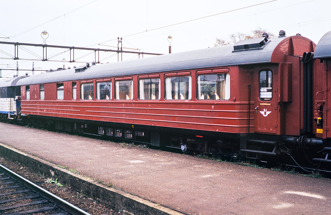 Bild: S2R 3749, f d R4, i Malmö 1993