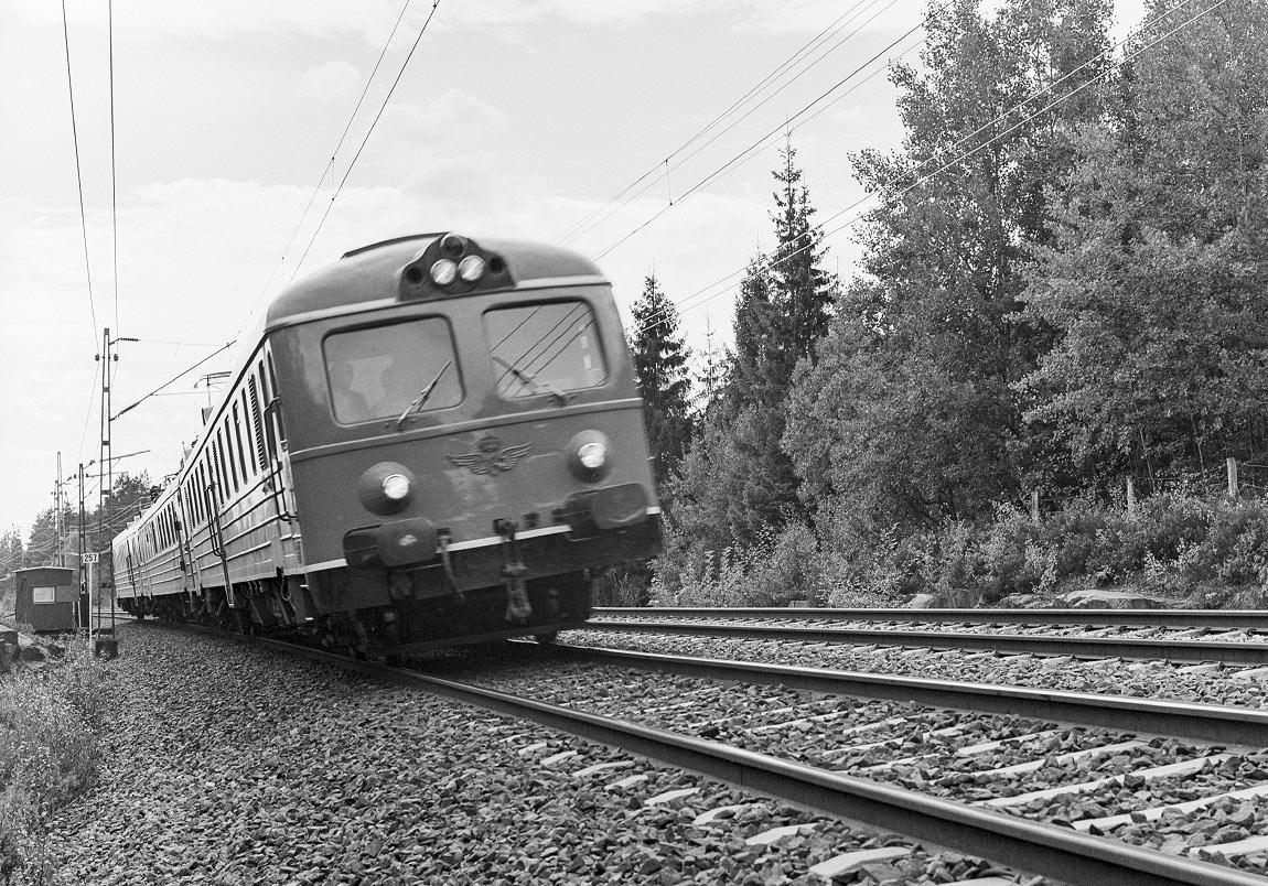 Bild: Provtåget X15 under tester i Töreboda 1975