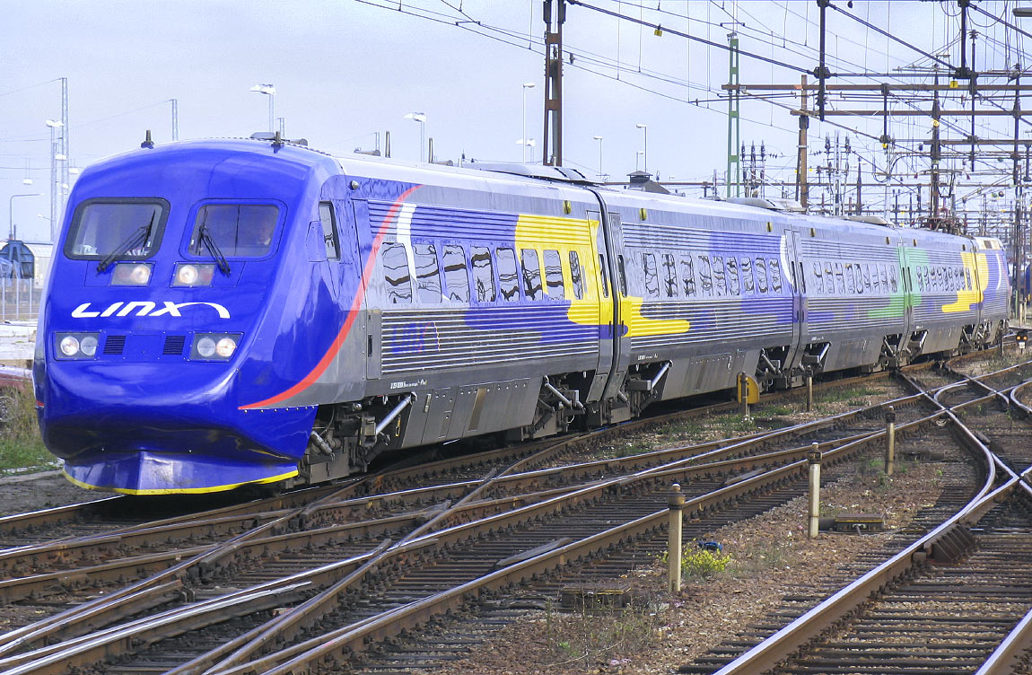 Bild: Linx X2-tåg med UB2XNK främst i Malmö 2004