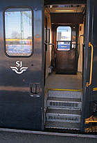 Bild: Dörr och ingång på B7M 5497 2010