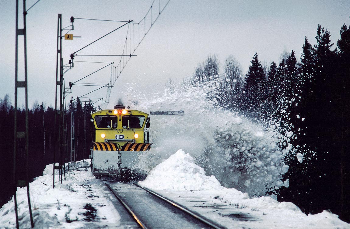 Bild: DLL 3101 (f d Tb 285) under snöplogning i Ånge 1998