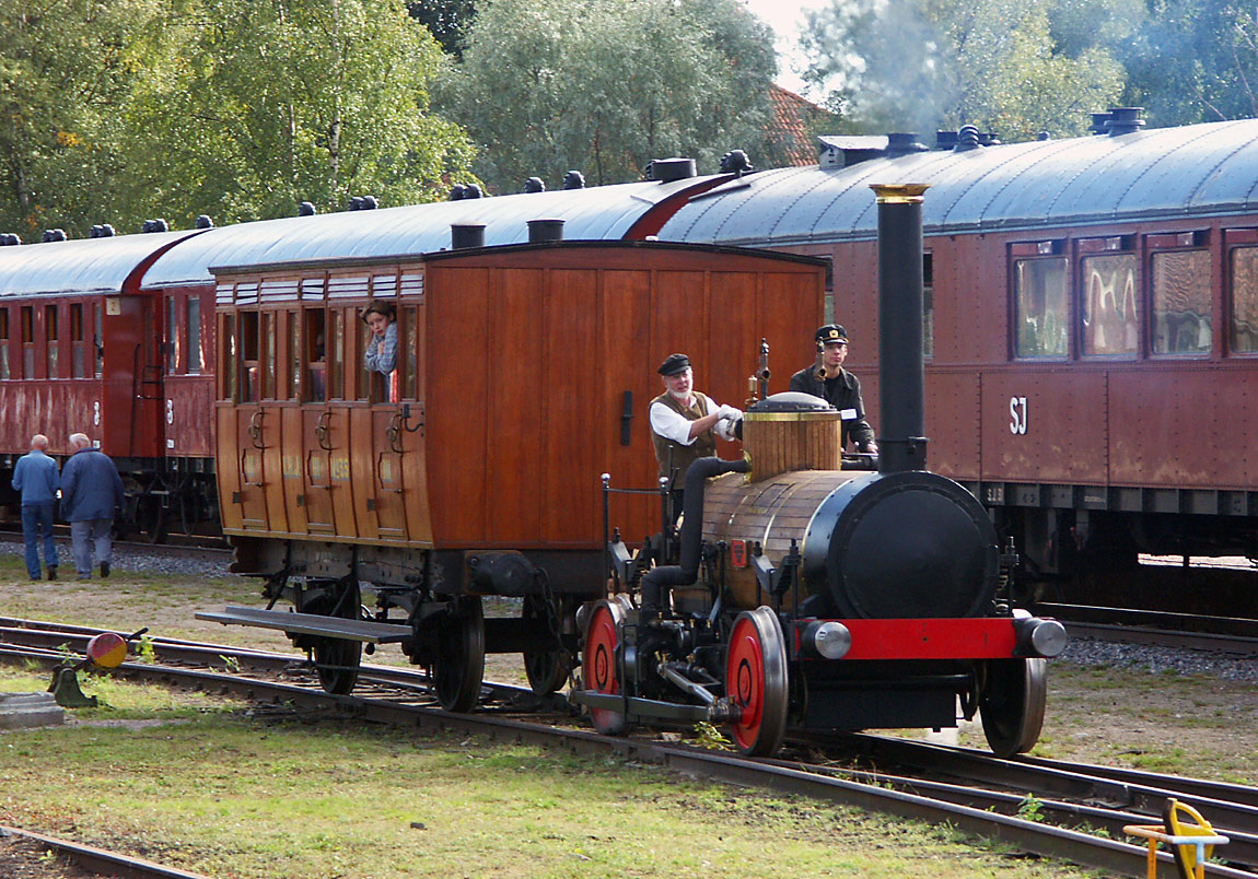 Bild: Förstlingen II - den nybyggda repliken av Förstlingen - vid Järnvägsmuseidagen i Gävle den 11 september 2004.